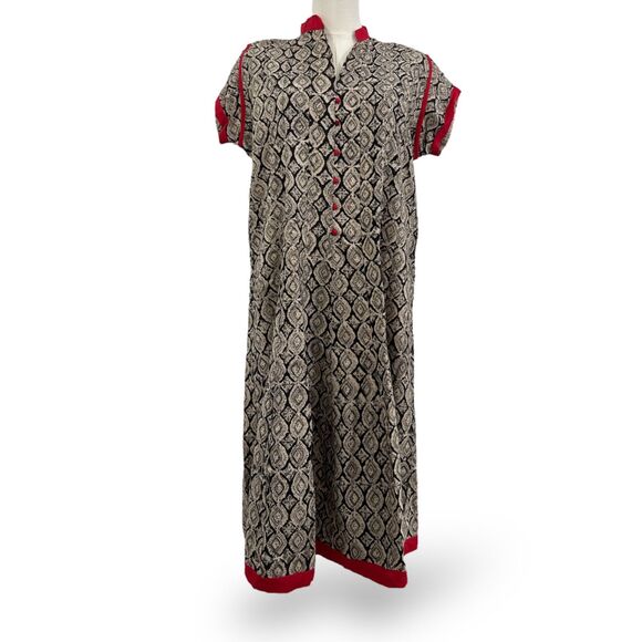 Vintage 50s 60s Handsewn A-line Dress Blk/Creme with V Neck, Red Stand up Collar - Picture 1 of 7